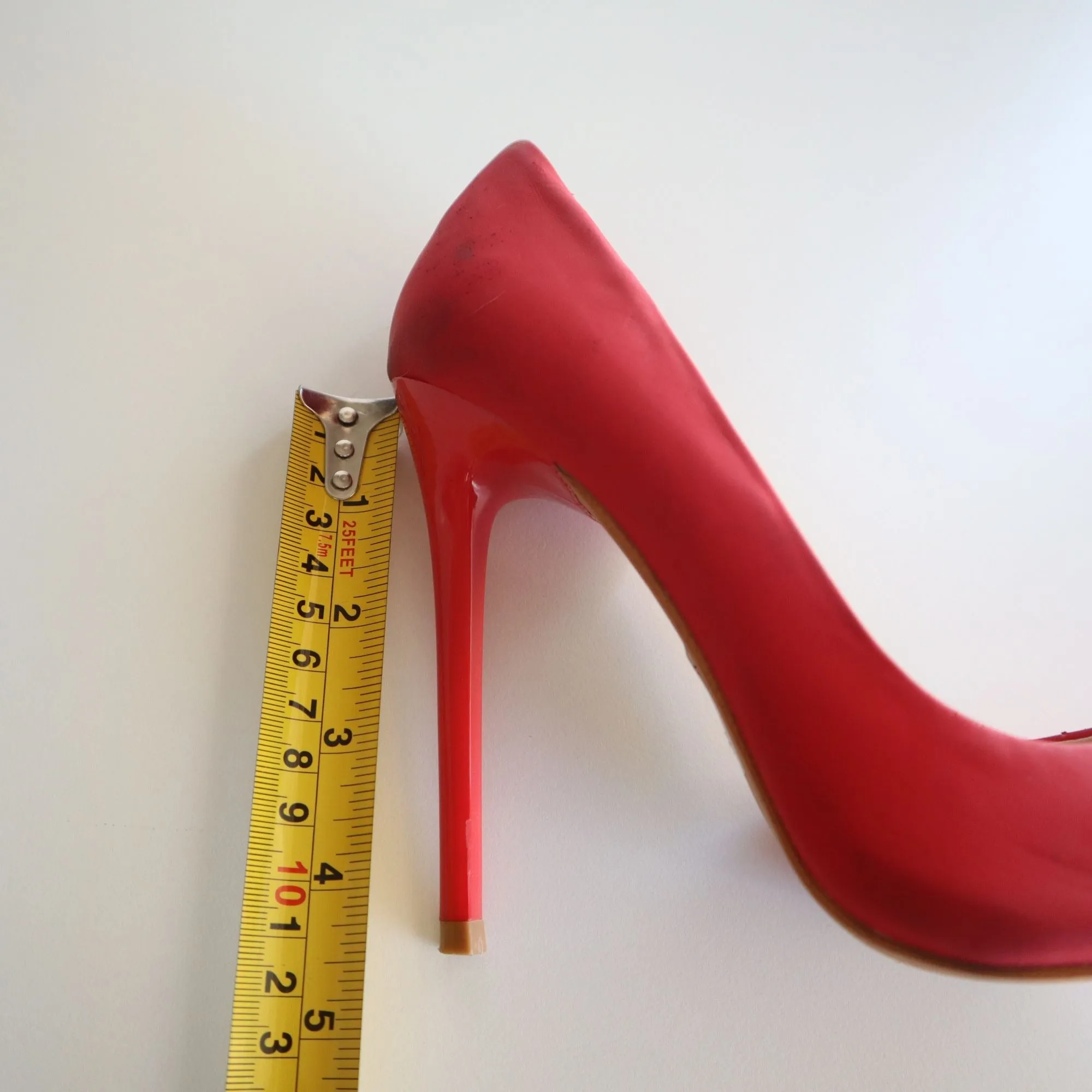 Shoe Republic LA Womens Red High Heel Pumps Size 6