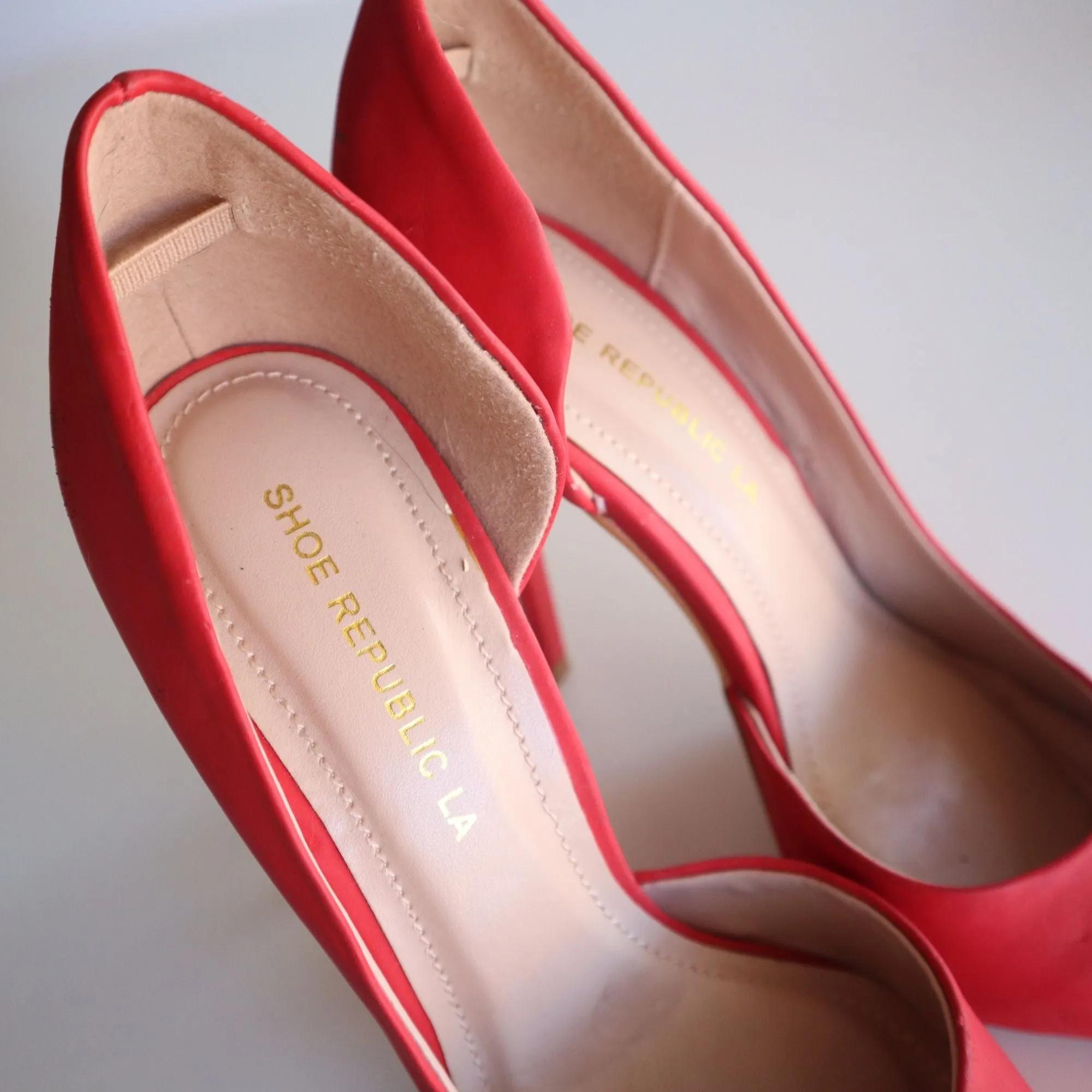 Shoe Republic LA Womens Red High Heel Pumps Size 6